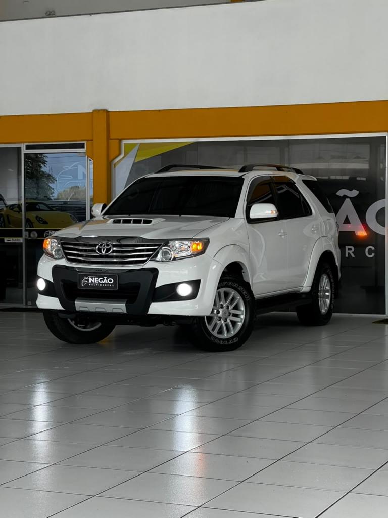 Toyota Hilux SW4 - Foto 1